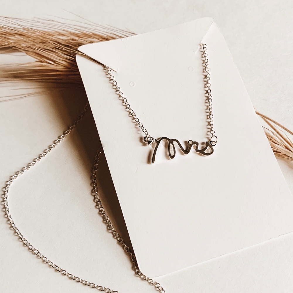 Mrs Pendant Necklace Silver